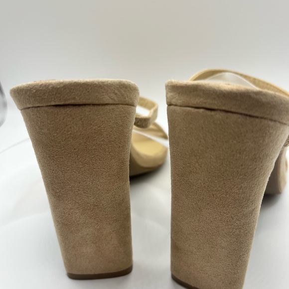 Wild Diva Lounge Women Tan Fashion Strappy Block Heel Snadles Size 6 ~ EUC - Picture 3 of 7